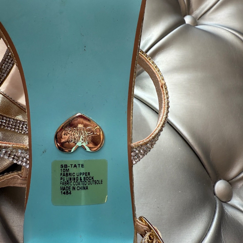 BETSEY JOHNSON SB-TATE GOLD METALLIC CRYSTAL SANDAL HEELS 10 BLING - Picture 4 of 7